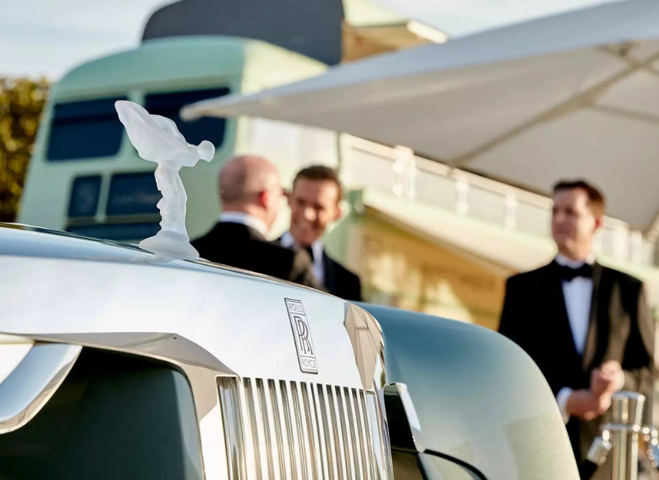 Rolls-Royce Sahiplerine Özel Bir Dünya; Whispers