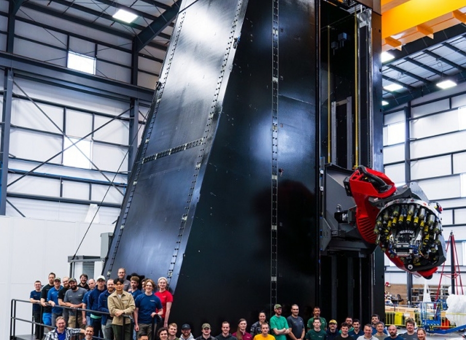 Rocket Lab, Neutron Roketi Üretimi İçin En Büyük AFP Makinesini Kuruyor