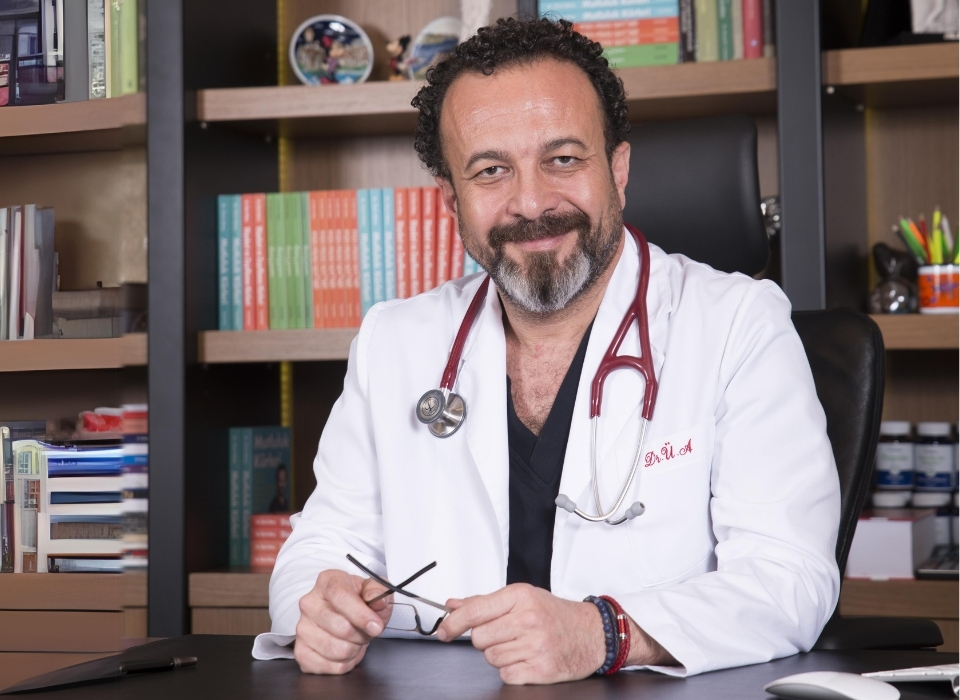 Dr. Ümit Aktaş’tan Kız Öğrencilere Anlamlı Destek