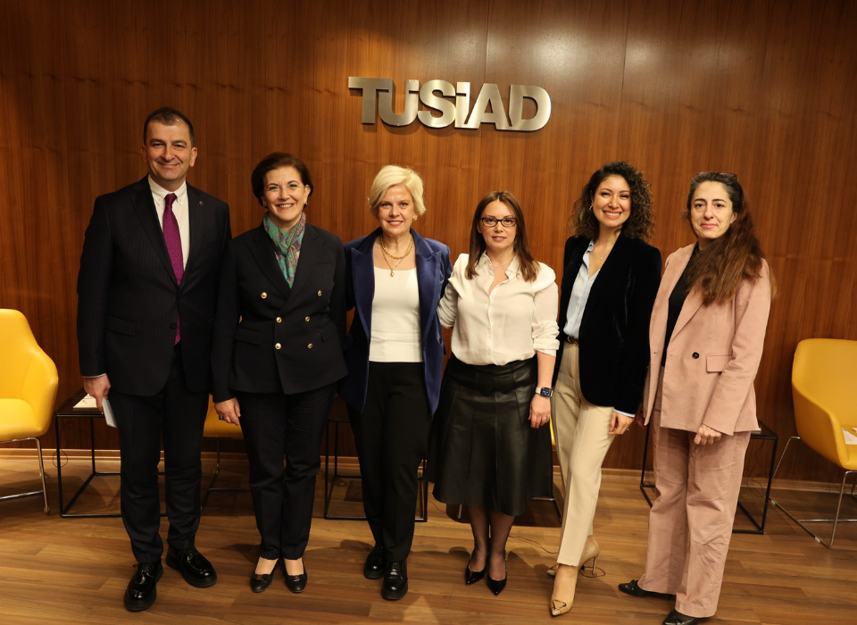 TÜSİAD Dünya Kadınlar Günü Etkinliğinde Kadınların Ekonomik Katılımını Ele Aldı