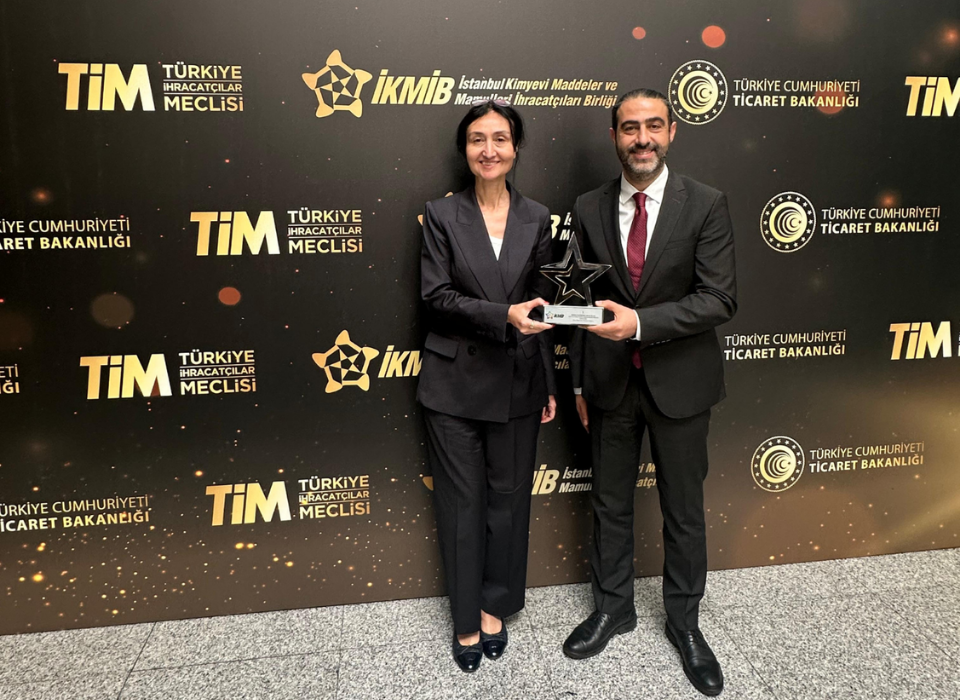 Kimpur Reaffirms Success at İKMİB Stars of Exports Awards