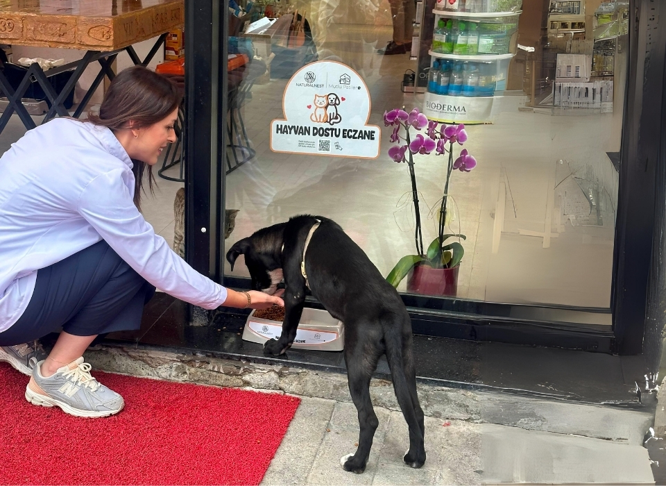 Pet-Friendly Pharmacies Project Fills Pet Food Bowls with Care