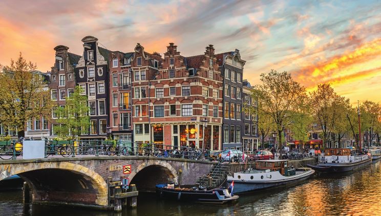 Yaşayan Bir Şehir: Amsterdam